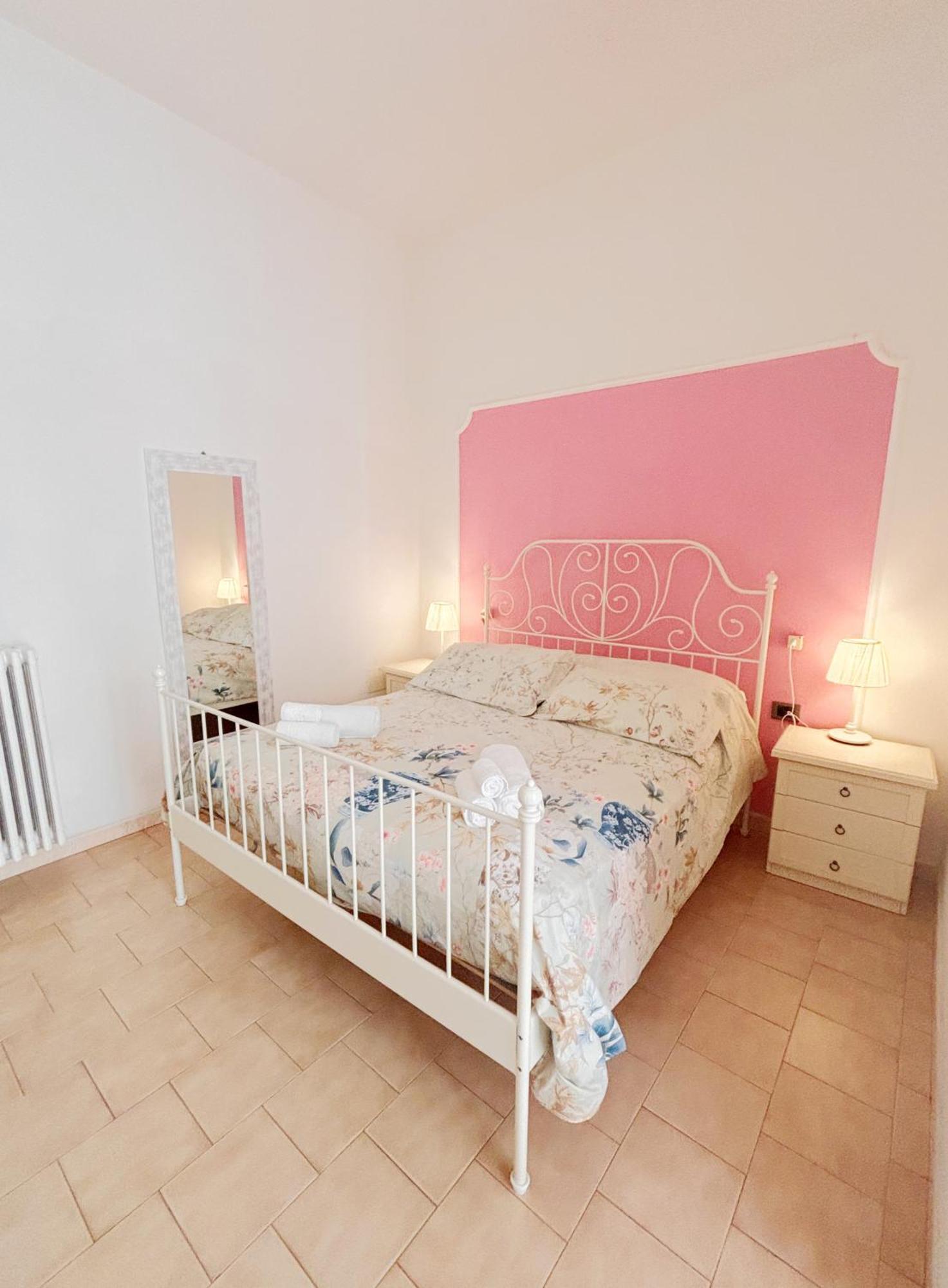 A Casa Di Mario E Nene Bed & Breakfast เวียเรจโจ ภายนอก รูปภาพ