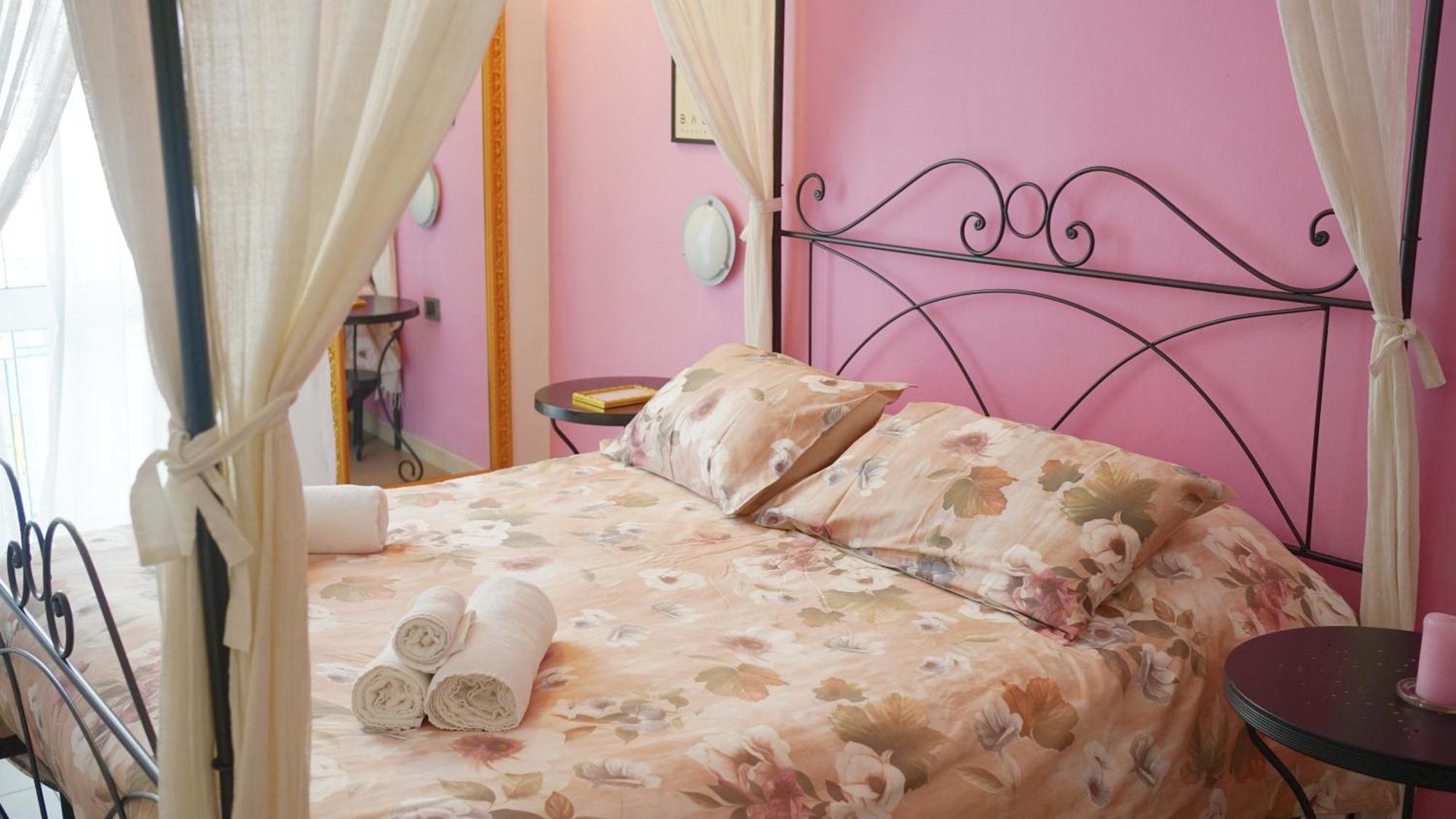 A Casa Di Mario E Nene Bed & Breakfast เวียเรจโจ ภายนอก รูปภาพ