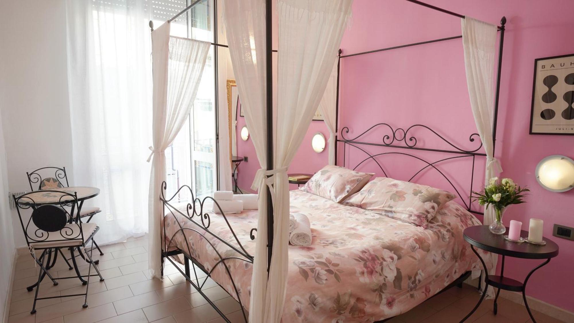 A Casa Di Mario E Nene Bed & Breakfast เวียเรจโจ ภายนอก รูปภาพ