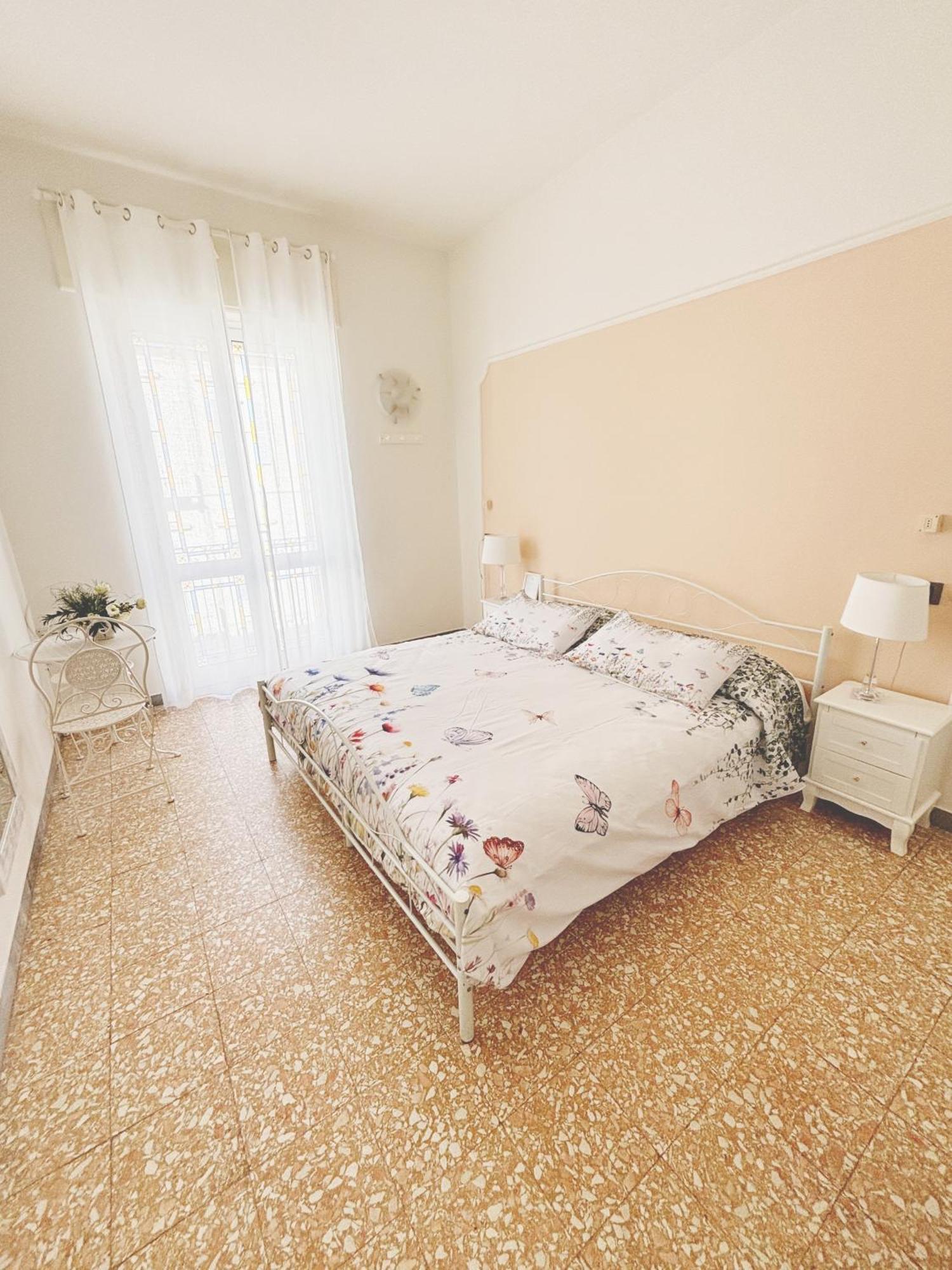 A Casa Di Mario E Nene Bed & Breakfast เวียเรจโจ ภายนอก รูปภาพ