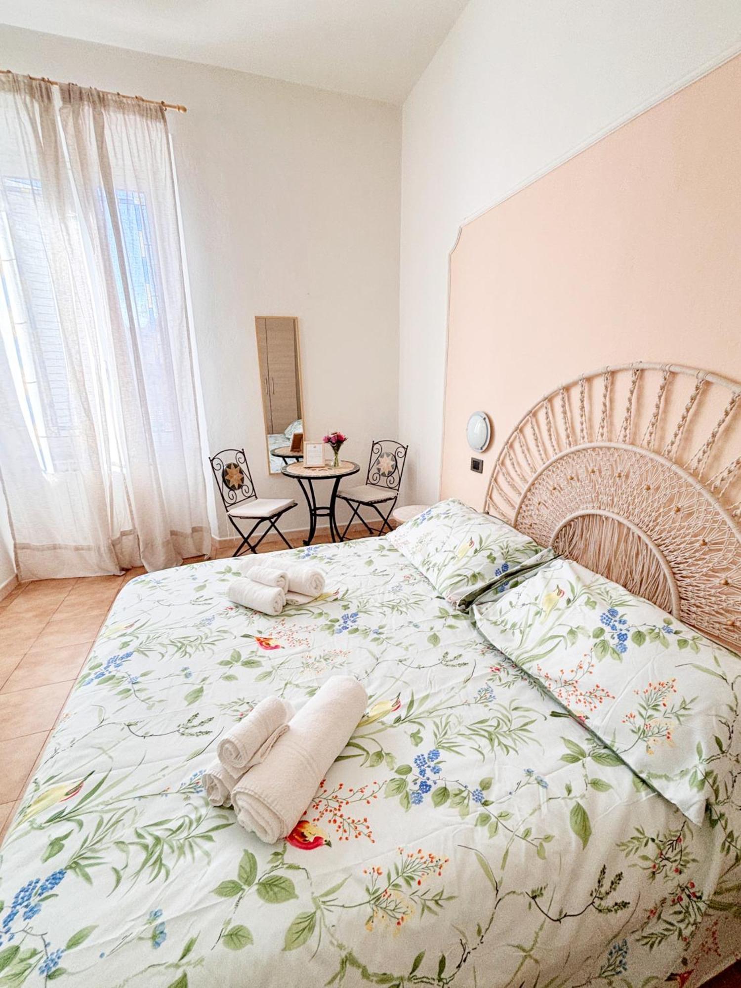 A Casa Di Mario E Nene Bed & Breakfast เวียเรจโจ ภายนอก รูปภาพ