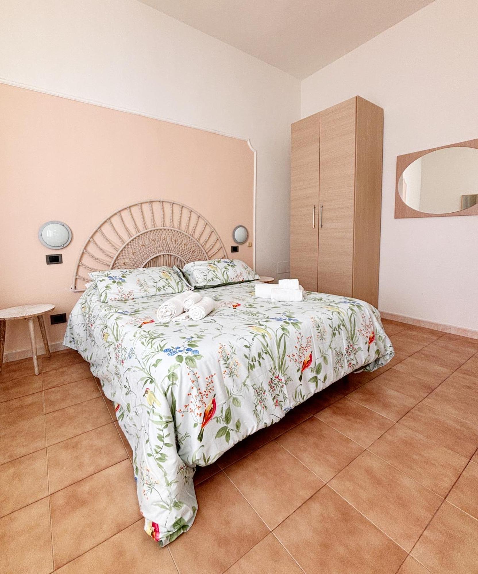 A Casa Di Mario E Nene Bed & Breakfast เวียเรจโจ ภายนอก รูปภาพ